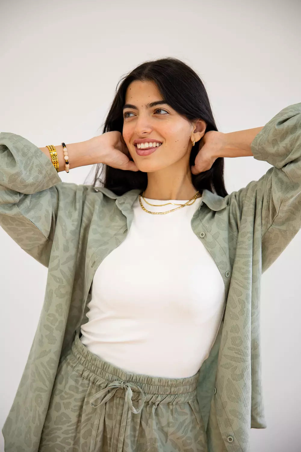 A Female Roar set in olive
