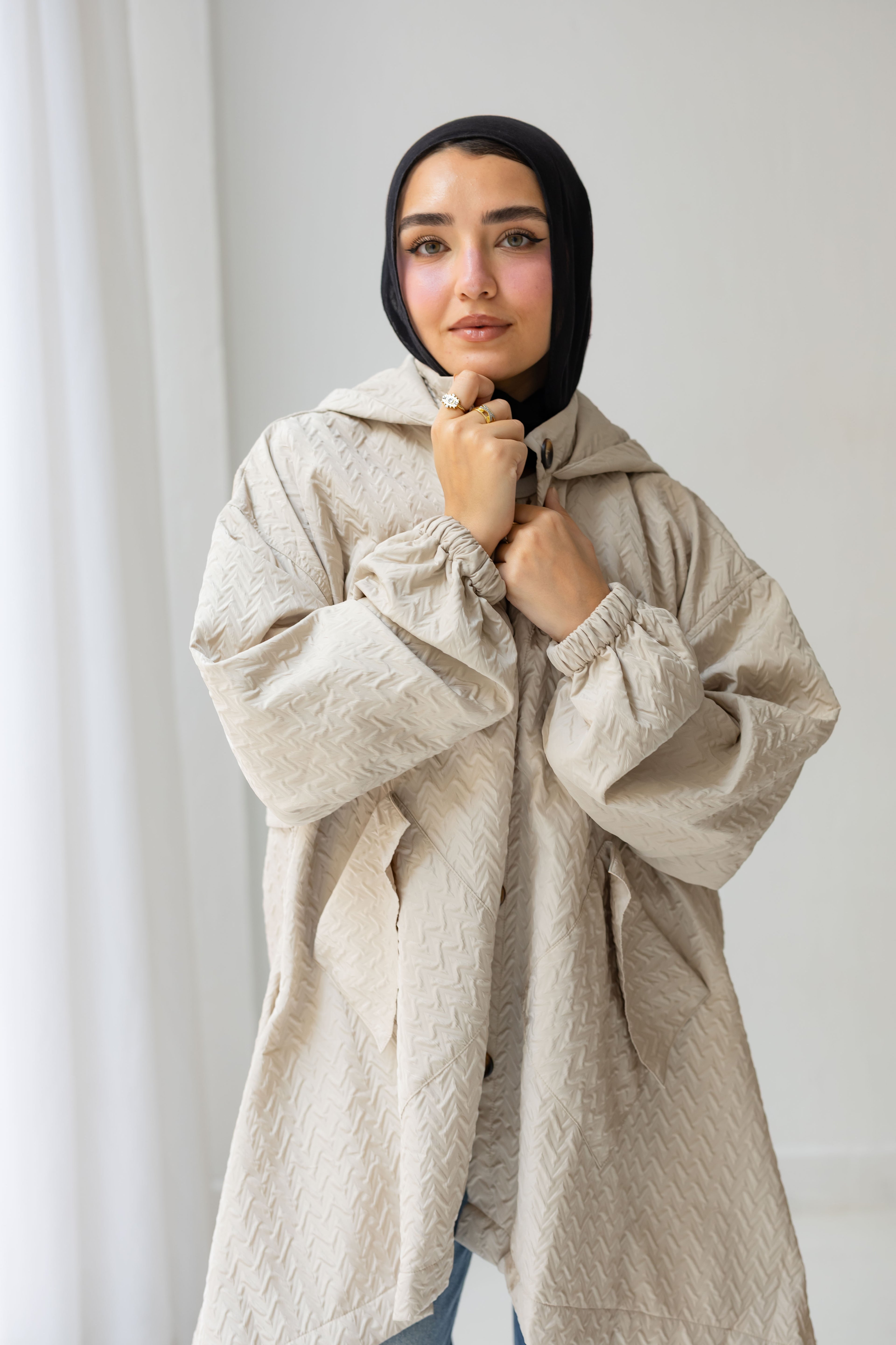 HIGH-LOW waterproof Jacket In beige