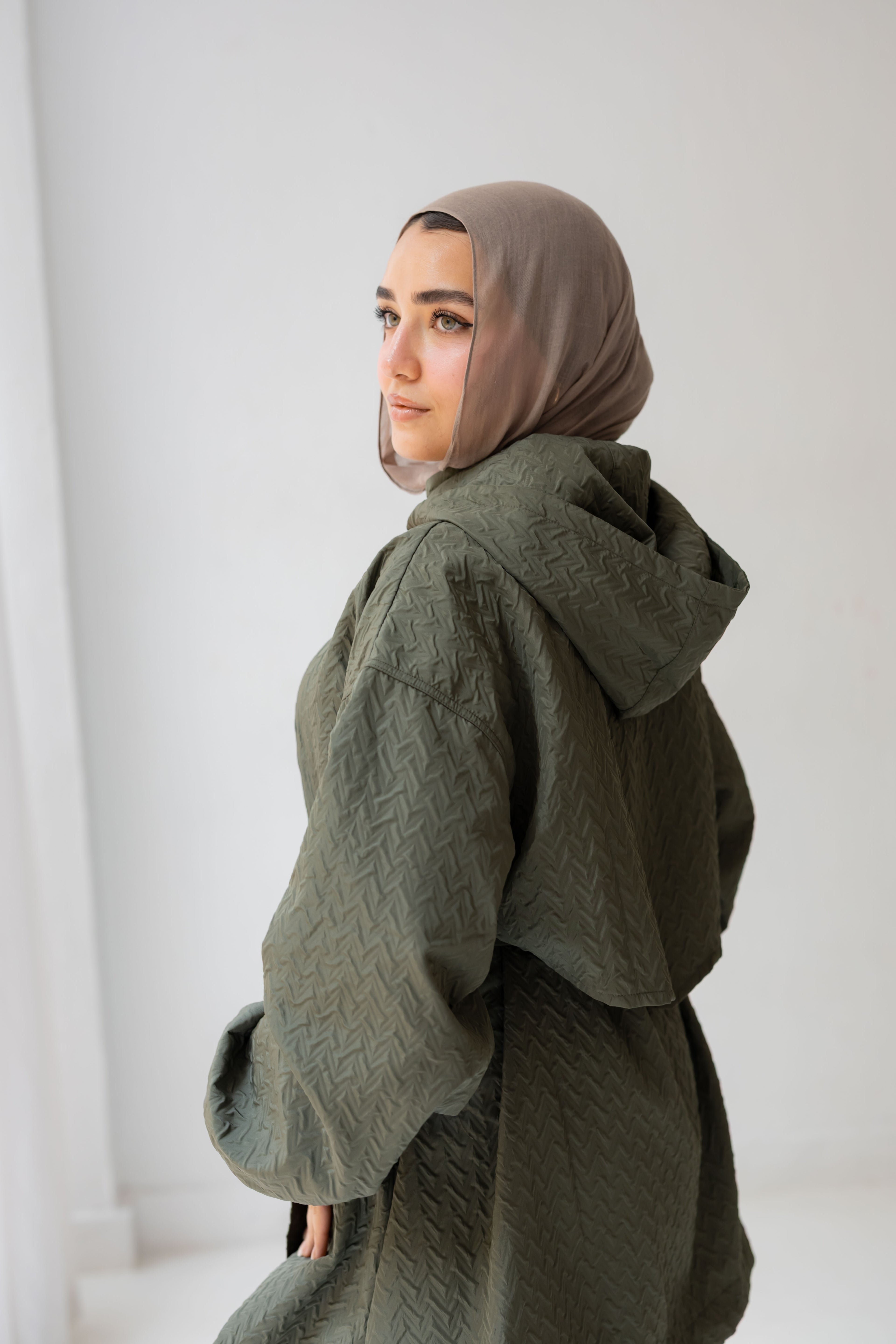 HIGH-LOW waterproof Jacket In olive