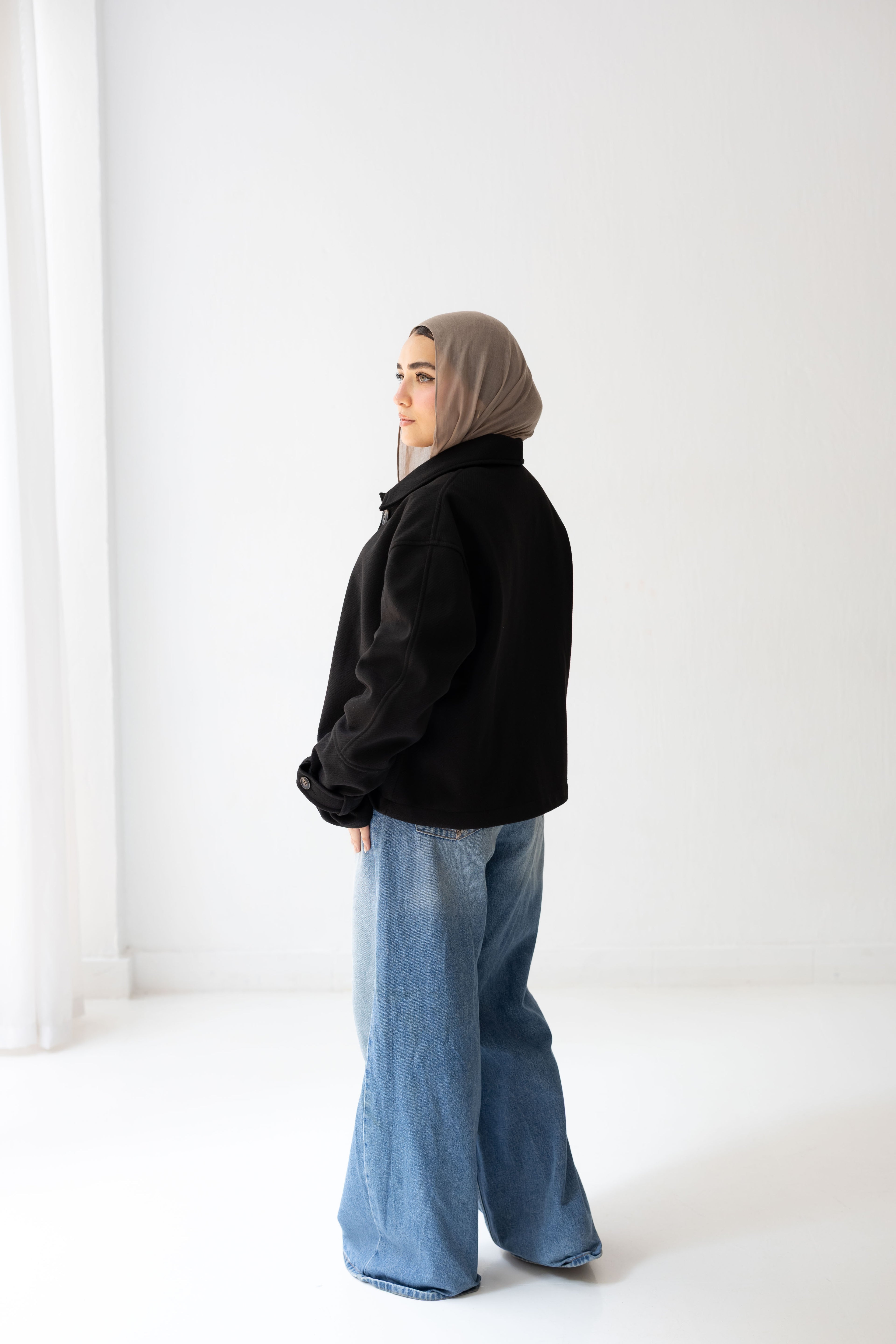 CROPPED- WOOL-y Coat In black