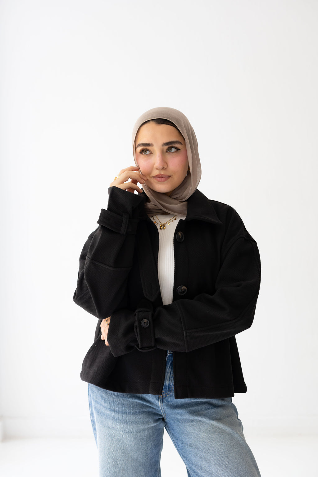 CROPPED- WOOL-y Coat In black