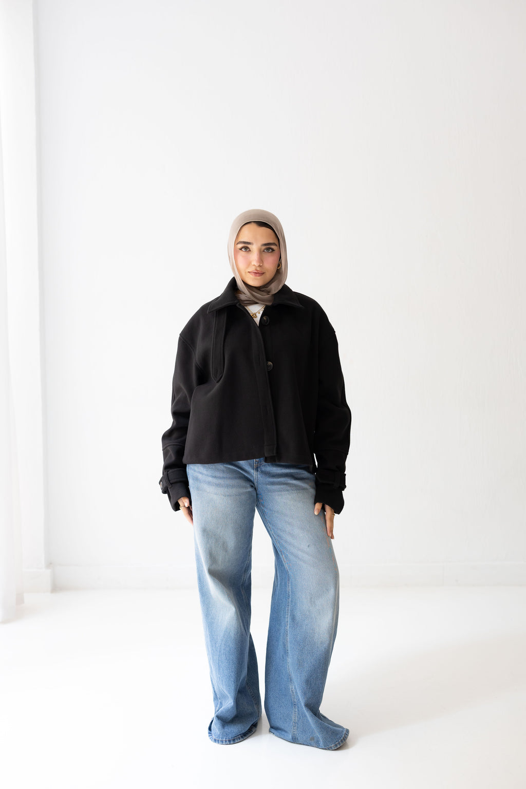 CROPPED- WOOL-y Coat In black