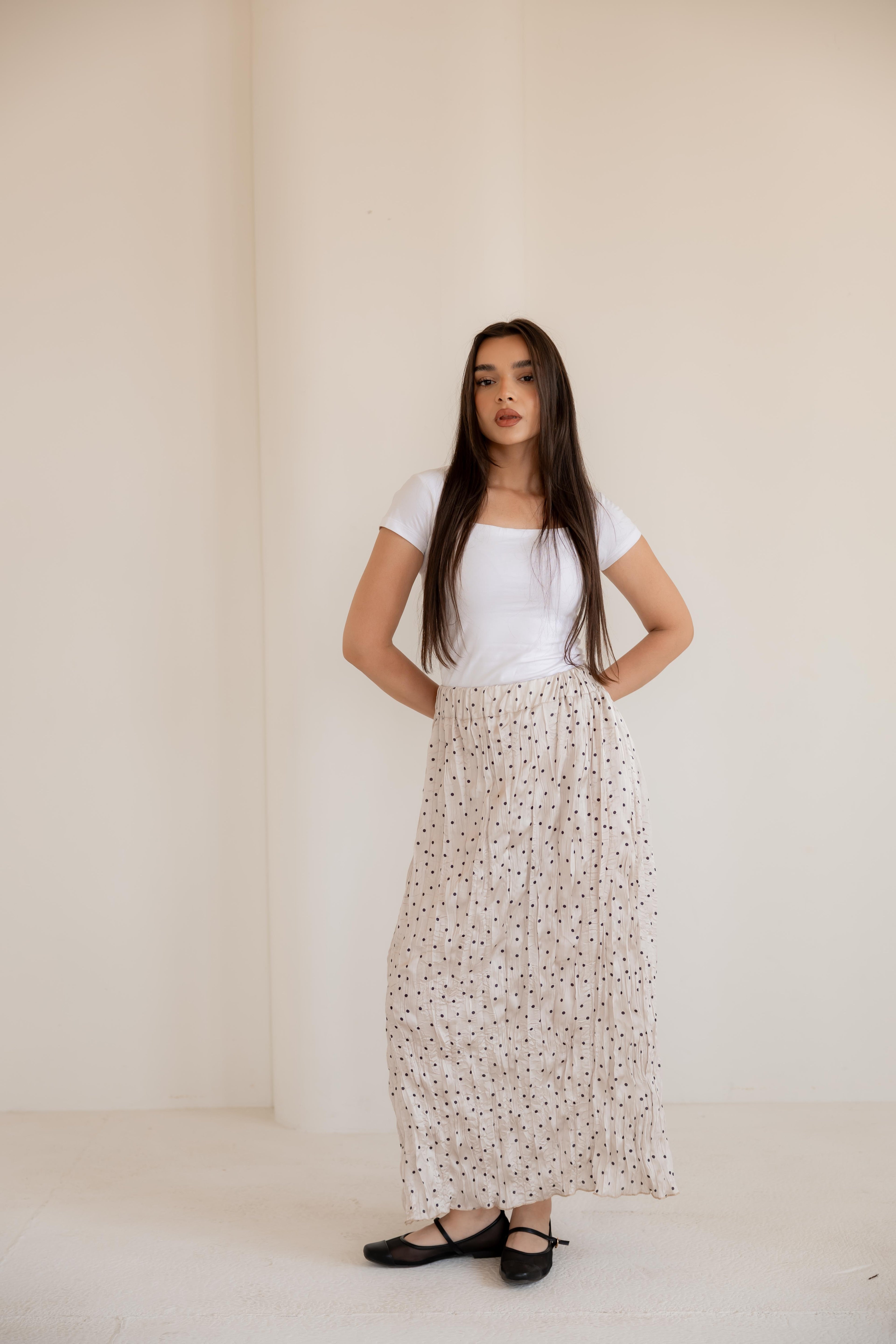 Crushed polka dots skirt in beige