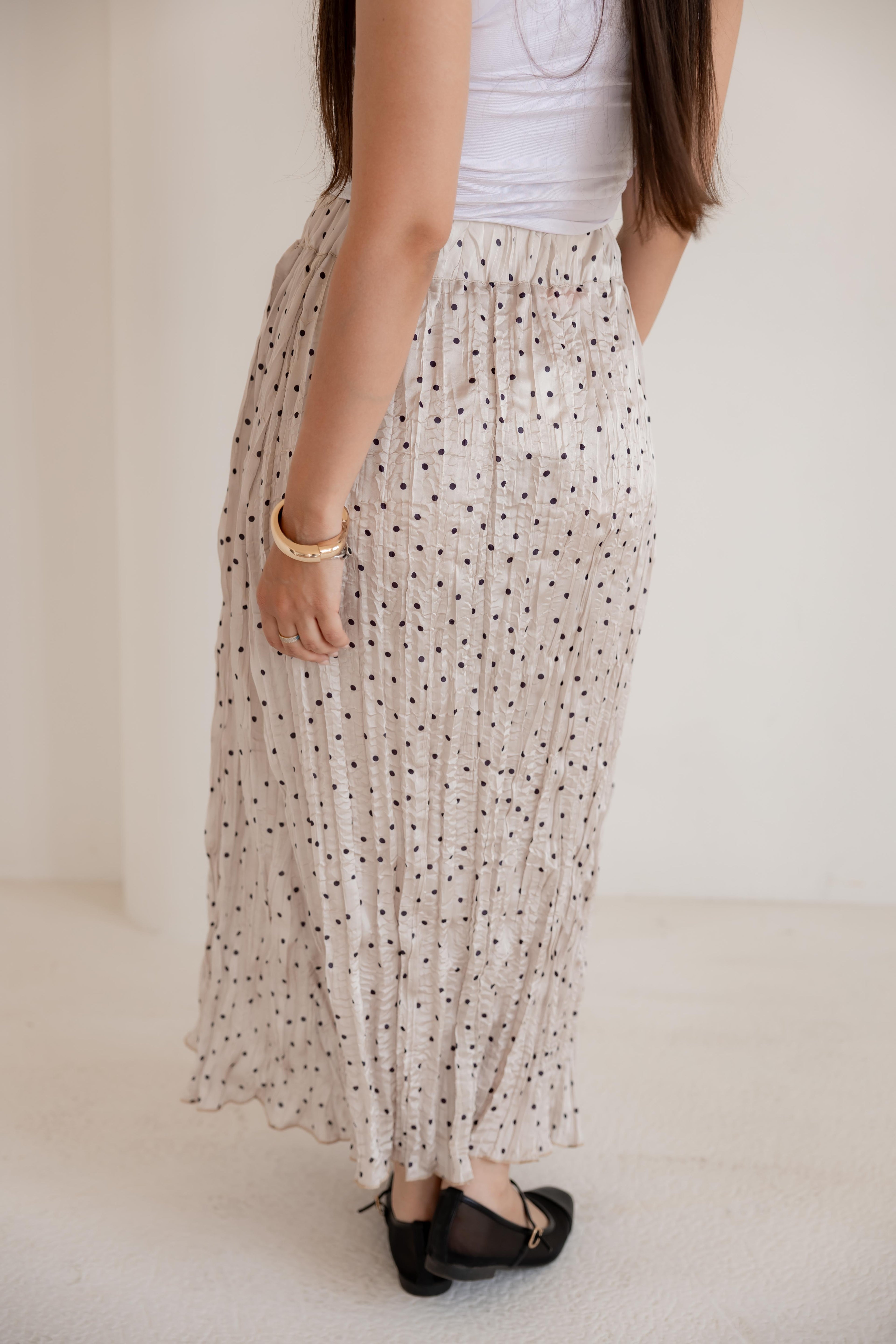 Crushed polka dots skirt in beige