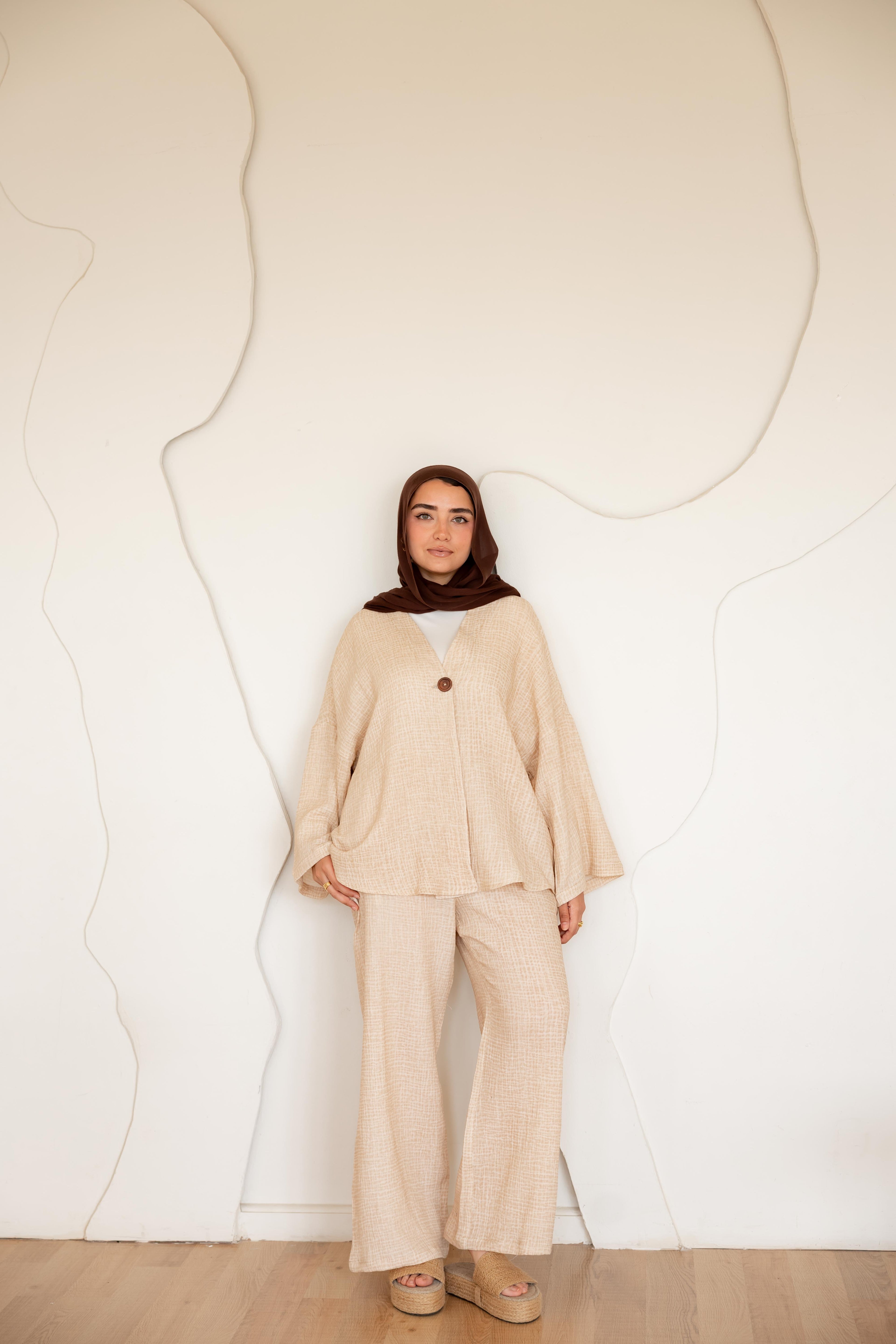 Unique bottom set in beige