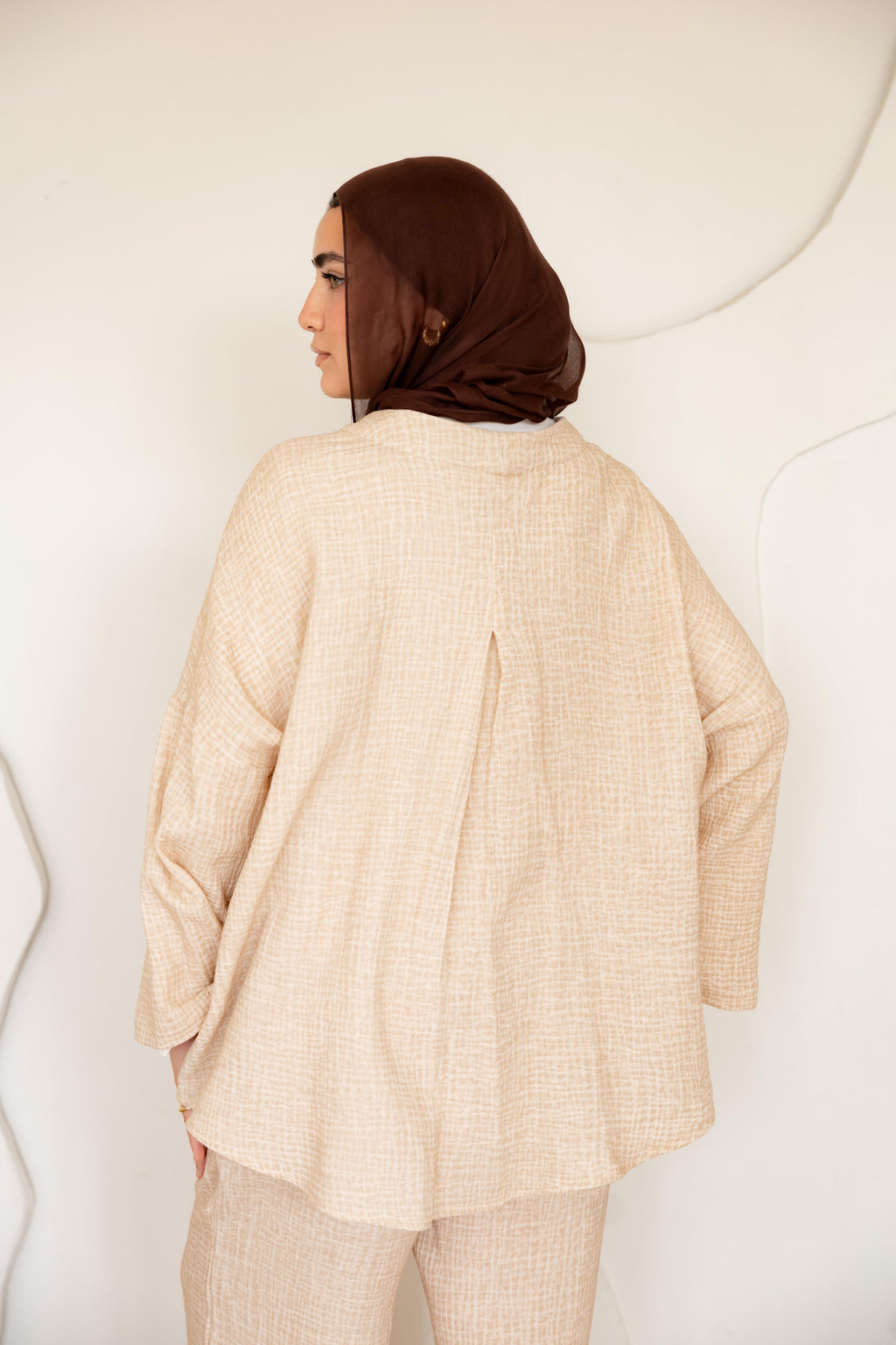 Unique bottom set in beige