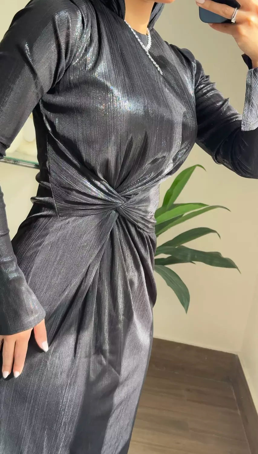Flora dress in black