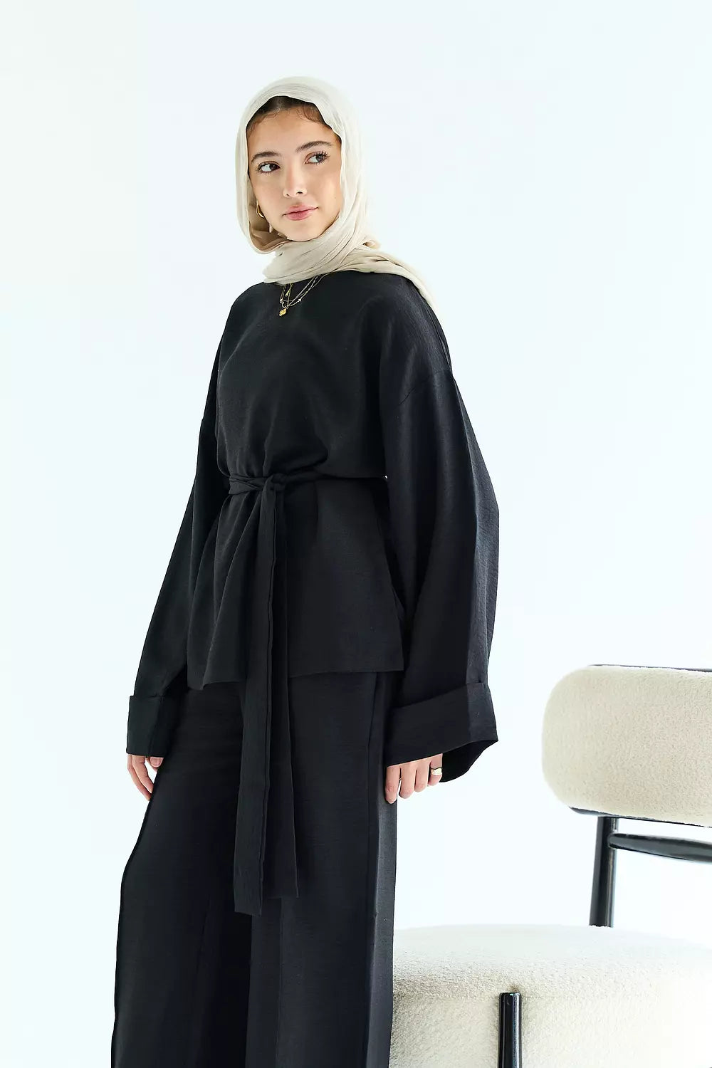 Multi-way set in black