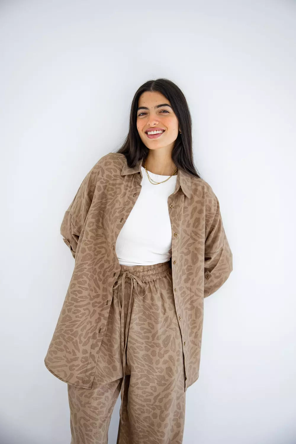 A Female Roar set in brown