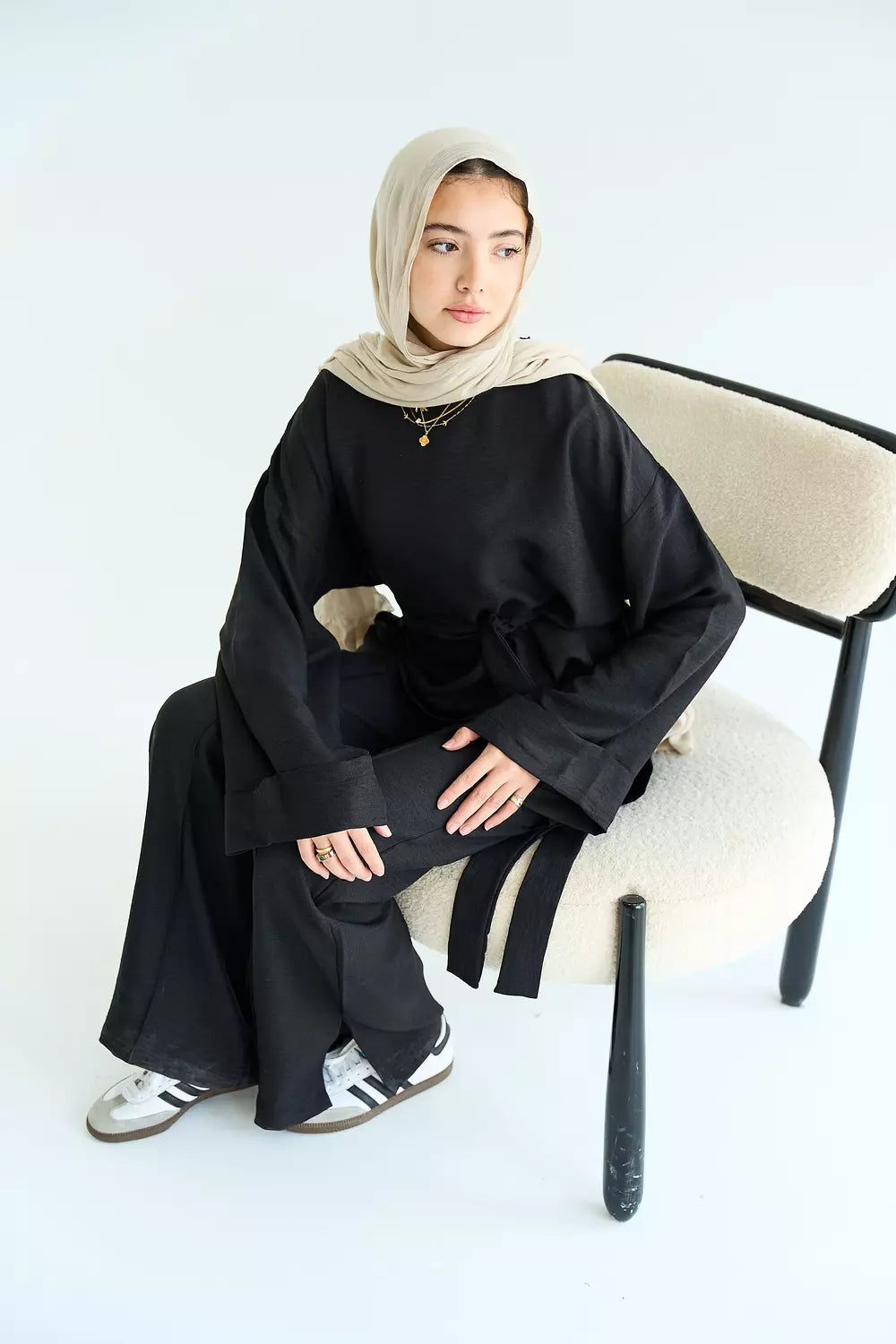 Multi-way set in black