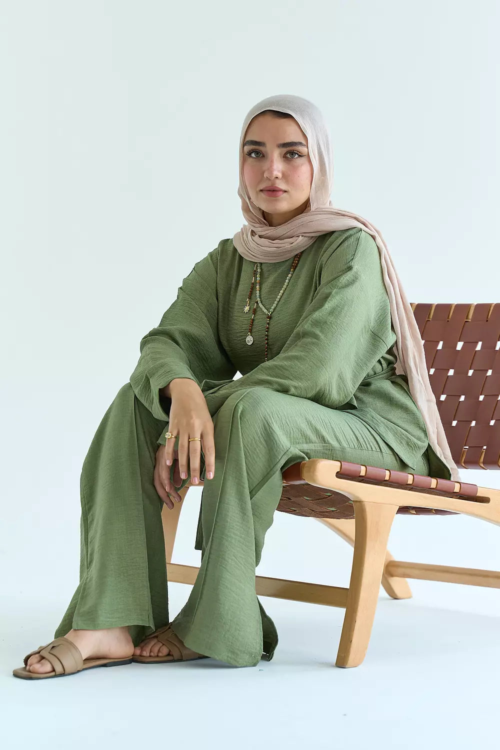 Multi-way set in olive